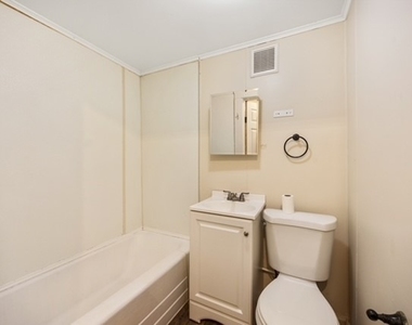 903 Willis Avenue - Photo Thumbnail 17