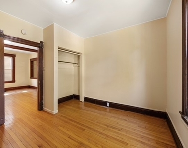 903 Willis Avenue - Photo Thumbnail 8