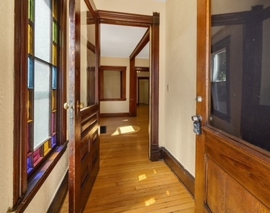 903 Willis Avenue - Photo Thumbnail 2