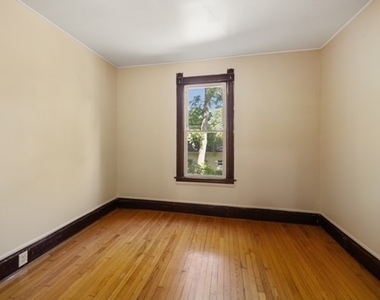 903 Willis Avenue - Photo Thumbnail 7