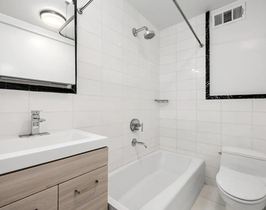 Studio in Upper West Side - Photo Thumbnail 9
