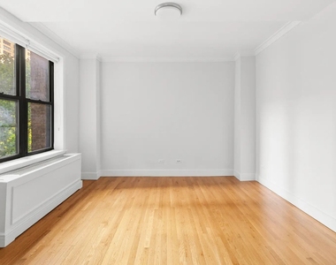 Studio in Upper West Side - Photo Thumbnail 2