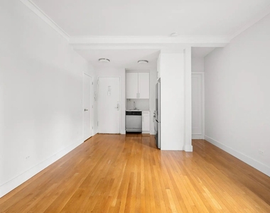 Studio in Upper West Side - Photo Thumbnail 4