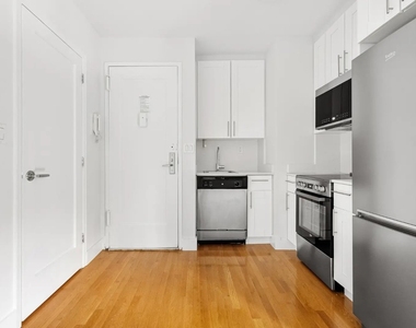 Studio in Upper West Side - Photo Thumbnail 5