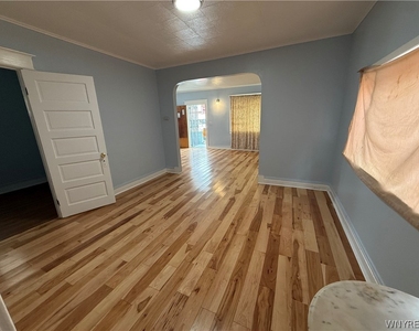 863 Walden Avenue - Photo Thumbnail 11