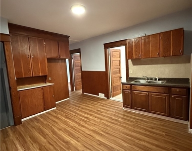 863 Walden Avenue - Photo Thumbnail 4