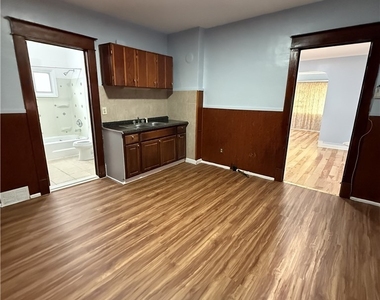 863 Walden Avenue - Photo Thumbnail 7