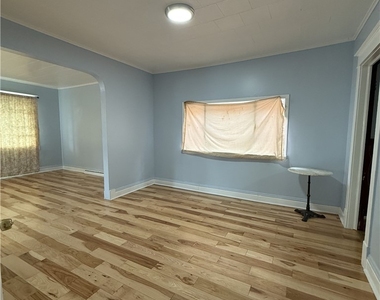 863 Walden Avenue - Photo Thumbnail 5