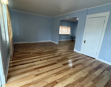 863 Walden Avenue - Photo Thumbnail 3