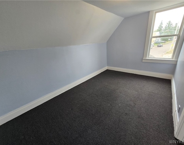 863 Walden Avenue - Photo Thumbnail 18