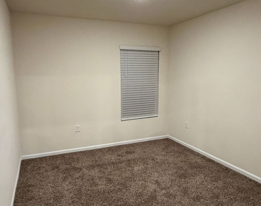 127 Teakwood Drive - Photo Thumbnail 40