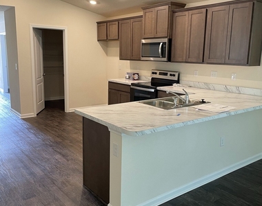 127 Teakwood Drive - Photo Thumbnail 7
