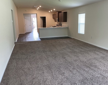 127 Teakwood Drive - Photo Thumbnail 8
