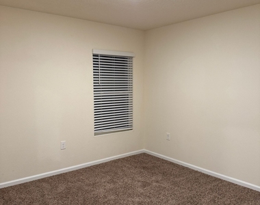 127 Teakwood Drive - Photo Thumbnail 27