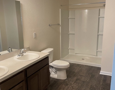 127 Teakwood Drive - Photo Thumbnail 2