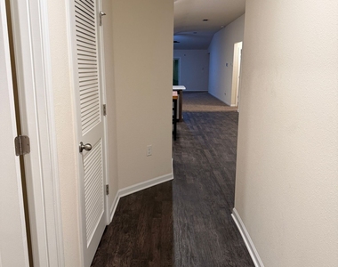 127 Teakwood Drive - Photo Thumbnail 44