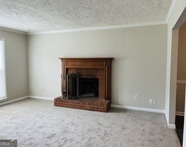 675 Redland Drive - Photo Thumbnail 4