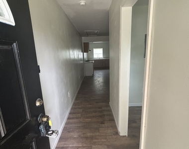 934 India Avenue - Photo Thumbnail 6