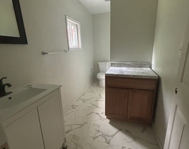 934 India Avenue - Photo Thumbnail 2