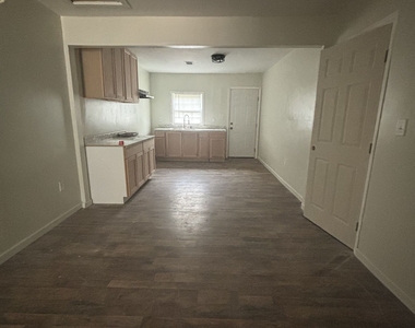 934 India Avenue - Photo Thumbnail 1