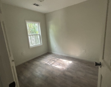 934 India Avenue - Photo Thumbnail 1