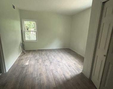 934 India Avenue - Photo Thumbnail 3