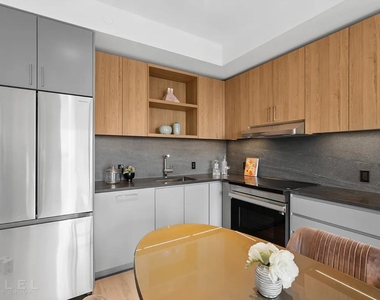 Willoughby Street - Photo Thumbnail 6