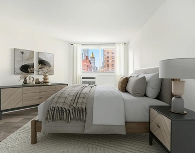 Second Avenue - Photo Thumbnail 5