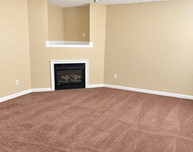 5542 Pineridge Court - Photo Thumbnail 1