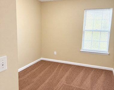 5542 Pineridge Court - Photo Thumbnail 16