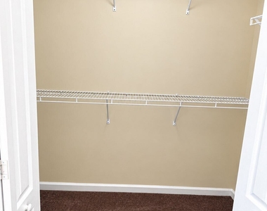 5542 Pineridge Court - Photo Thumbnail 14
