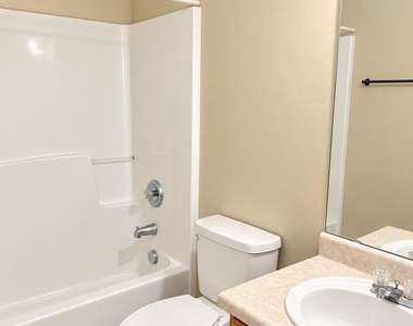 5542 Pineridge Court - Photo Thumbnail 18