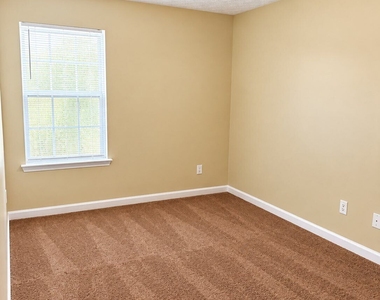 5542 Pineridge Court - Photo Thumbnail 15