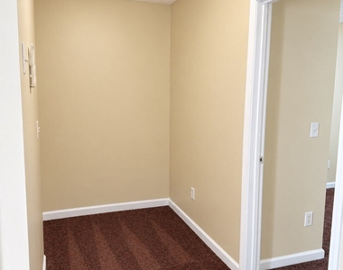 5542 Pineridge Court - Photo Thumbnail 10