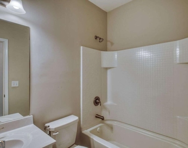901 Sunset Park Drive - Photo Thumbnail 22