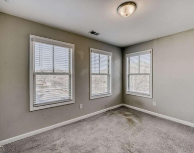 901 Sunset Park Drive - Photo Thumbnail 16