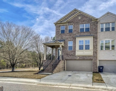 901 Sunset Park Drive - Photo Thumbnail 3