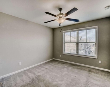 901 Sunset Park Drive - Photo Thumbnail 12
