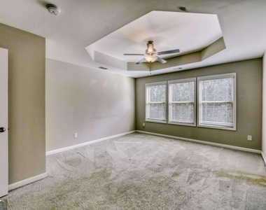 901 Sunset Park Drive - Photo Thumbnail 13