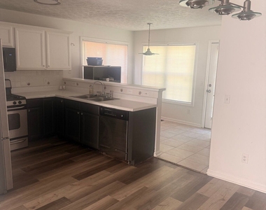 93 Davis Mill Court - Photo Thumbnail 3