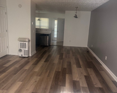 93 Davis Mill Court - Photo Thumbnail 1