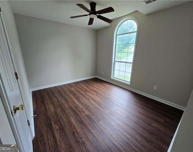 1400 Windage Way Sw - Photo Thumbnail 9
