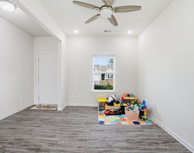 95 Royal Oaks Drive Ne - Photo Thumbnail 31