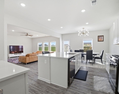 95 Royal Oaks Drive Ne - Photo Thumbnail 16