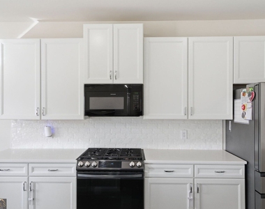 95 Royal Oaks Drive Ne - Photo Thumbnail 32