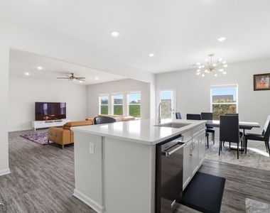 95 Royal Oaks Drive Ne - Photo Thumbnail 22