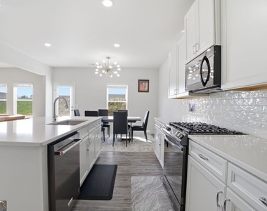 95 Royal Oaks Drive Ne - Photo Thumbnail 33