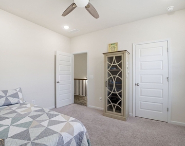 95 Royal Oaks Drive Ne - Photo Thumbnail 1