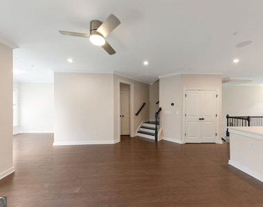 2130 Holtz Lane - Photo Thumbnail 18