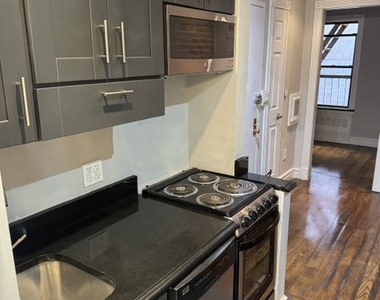 345 West 53rd Street - Photo Thumbnail 1